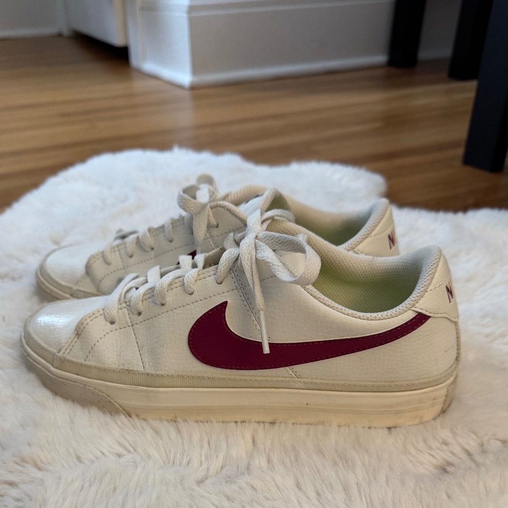 Nike Court Legacy